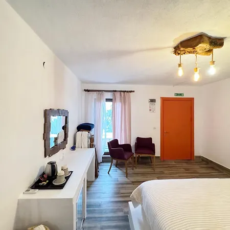 Sazli Shores Bed & Breakfast *